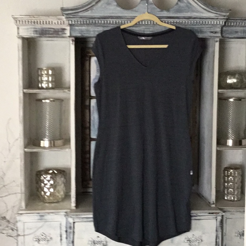 North Face Tee Shirt Dress NWOT SZ L Pockets Gray